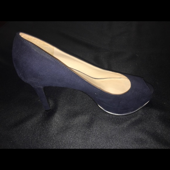 Heels - Picture 3 of 3